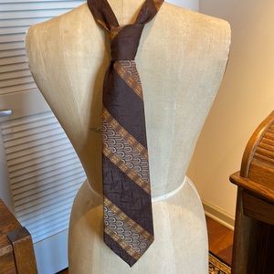 Vintage La Bella Collection tie.